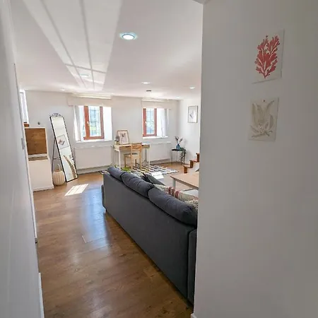 شقة Stylish 2-bedroom In