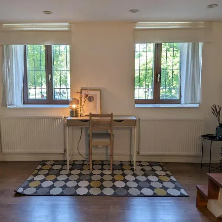 شقة Stylish 2-bedroom In *