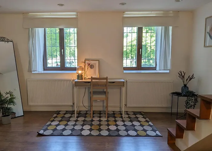 Apartament Stylish 2-bedroom In *