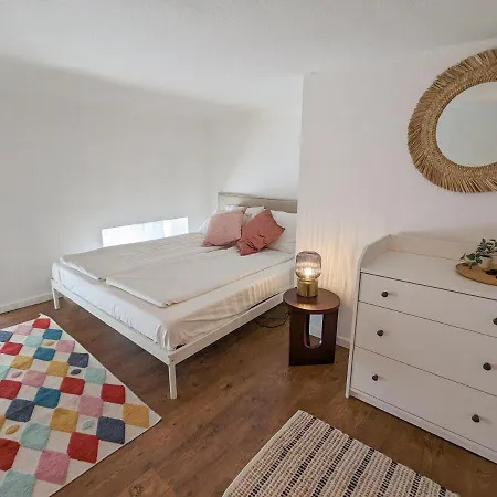 Stylish 2-bedroom In アパート